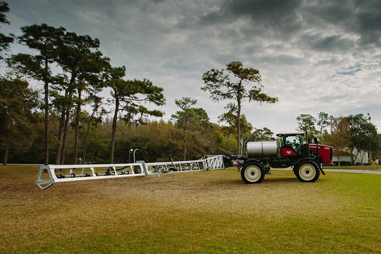 Versatile Releases New Aluminum Boom For Self-Propelled Sprayers